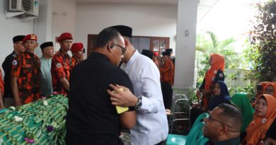 Kapolrestabes Medan Melayat ke Rumah Orang Tua Anggota DPRD Sumut Rahmaddian Shah