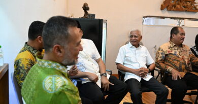 Gubernur Bobby Nasution dan Wagub Surya Halalbihalal di Rumah Musa Rajekshah Gubernur Bobby Nasution dan Wagub Surya Halalbihalal di Rumah Musa Rajekshah