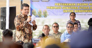 Dengarkan Keluhan Petani Taput, Gubernur Bobby Nasution Beri Solusi dan Respons Cepat Dengarkan Keluhan Petani Taput, Gubernur Bobby Nasution Beri Solusi dan Respons Cepat