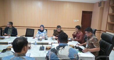 Terima Kunker Badan Aspirasi Masyarakat DPR RI, Gubernur Bobby Nasution Sebut Sedang Perjuangkan Danau Toba Jadi KEK Terima Kunker Badan Aspirasi Masyarakat DPR RI, Gubernur Bobby Nasution Sebut Sedang Perjuangkan Danau Toba Jadi KEK