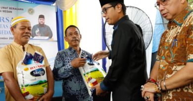 Doa Bersama Pemuka Lintas Agama, Rico Waas Berharap Dapat Ciptakan Harapan dan Kekuatan Memperkokoh Bangsa Doa Bersama Pemuka Lintas Agama, Rico Waas Berharap Dapat Ciptakan Harapan dan Kekuatan Memperkokoh Bangsa