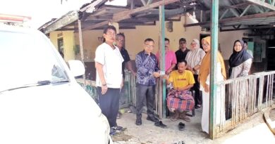 Pemkab Simalungun Berikan Pelayanan Langsung untuk Warga Kurang Mampu di Kelurahan Amansari Pemkab Simalungun Berikan Pelayanan Langsung untuk Warga Kurang Mampu di Kelurahan Amansari