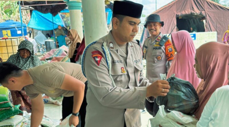 Berbagi yang Menyatukan: Brimob dan Warga Aek Ngadol di Bulan Ramadhan Berbagi yang Menyatukan: Brimob dan Warga Aek Ngadol di Bulan Ramadhan