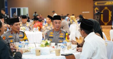 Buka Puasa Bersama, Keberhasilan Tugas Kepolisian Tidak Dapat Dipisahkan Dukungan Media Buka Puasa Bersama, Keberhasilan Tugas Kepolisian Tidak Dapat Dipisahkan Dukungan Media