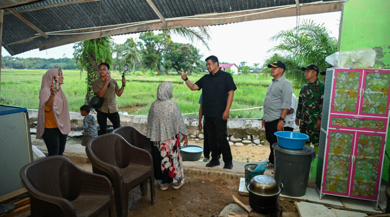 Gubernur Bobby Nasution Buka Puasa Perdana Ramadhan Bersama Warga di Hunian Korban Banjir Sorkam