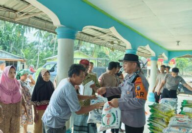 Brimob Batalyon C Menyatu dengan Warga, Bangun Huntara dan Salurkan Ratusan Sak Beras