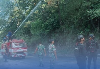 Sigap di Tengah Karhutla, Brimob Sumut Amankan Jalur Lintas Siborongborong–Parapat