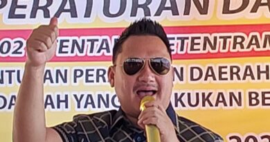 Camat Diminga Segera Tindaklanjuti Soal Kepling 8 dan 9 Kelurahan Besar Martubung Camat Diminga Segera Tindaklanjuti Soal Kepling 8 dan 9 Kelurahan Besar Martubung