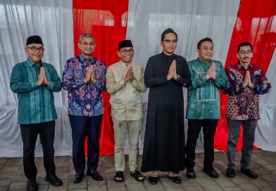 Zakiyuddin Harahap Sambut Hangat Tamu Halalbihalal, Pererat Silaturahmi di Kota Medan