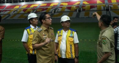 Rico Waas Investigasi Masuknya Komunitas Lari ke Stadion Teladan, Pemko Tegaskan Tak Pernah Beri Izin Rico Waas Investigasi Masuknya Komunitas Lari ke Stadion Teladan, Pemko Tegaskan Tak Pernah Beri Izin