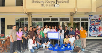 BRI Region 6 Salurkan 200 Paket Sembako Melalui Program CSR kepada Jemaat Gereja St. Paskalis