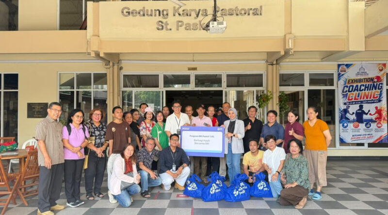 BRI Region 6 Salurkan 200 Paket Sembako Melalui Program CSR kepada Jemaat Gereja St. Paskalis