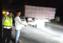 Gagal Menyalip, Pengendara Motor Tewas Terlindas Truk