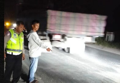 Gagal Menyalip, Pengendara Motor Tewas Terlindas Truk