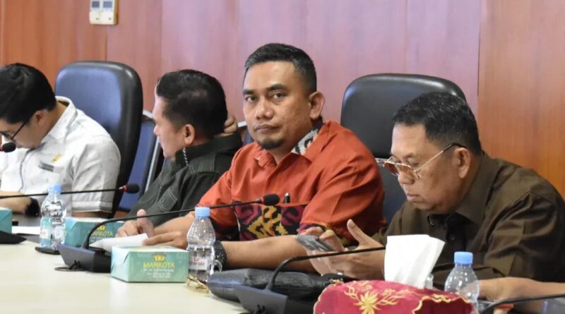 Antrean Panjang BBM Bersubsidi Disorot Antrean Panjang BBM Bersubsidi Disorot