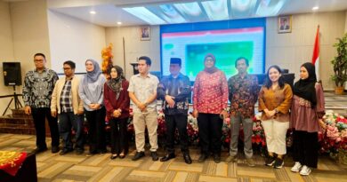 Komisi XIII DPR RI dan Kementerian Hukum Gelar Forum Komunikasi Masyarakat Terkait Layanan Hukum di Medan Komisi XIII DPR RI dan Kementerian Hukum Gelar Forum Komunikasi Masyarakat Terkait Layanan Hukum di Medan