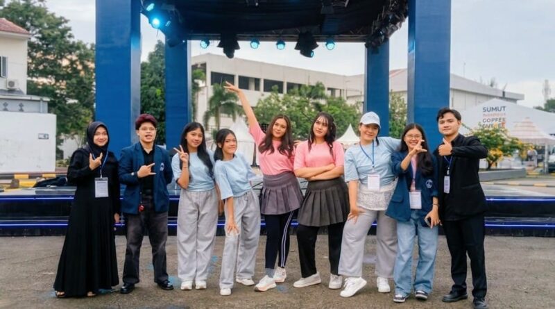 Meriahkan Panggung PRSU ke-50, Gestalt Crew Psikologi UMA Tampilkan Kolaborasi Seni yang Memukau Meriahkan Panggung PRSU ke-50, Gestalt Crew Psikologi UMA Tampilkan Kolaborasi Seni yang Memukau