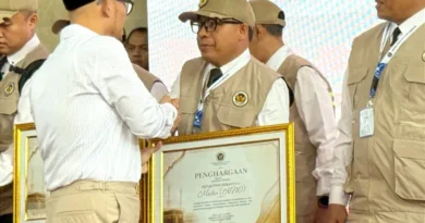 Sukses Penyelenggaraan Haji, Ketua PPIH Sumut Zulkifli Sitorus Terima Penghargaan dari Menhaj RI, Akan Dijadikan Motivasi Lebih Baik ke Depan Sukses Penyelenggaraan Haji, Ketua PPIH Sumut Zulkifli Sitorus Terima Penghargaan dari Menhaj RI, Akan Dijadikan Motivasi Lebih Baik ke Depan