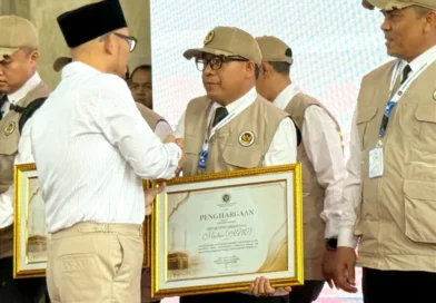 Sukses Penyelenggaraan Haji, Ketua PPIH Sumut Zulkifli Sitorus Terima Penghargaan dari Menhaj RI, Akan Dijadikan Motivasi Lebih Baik ke Depan