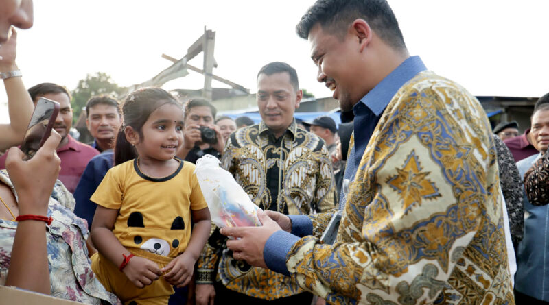 Bobby Nasution Pastikan Rumah Korban Puting Beliung di Medan Johor Dibangun Kembali Bobby Nasution Pastikan Rumah Korban Puting Beliung di Medan Johor Dibangun Kembali