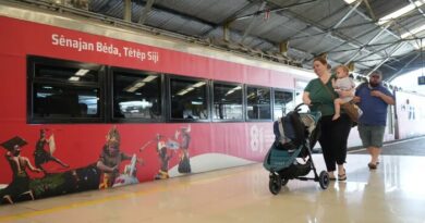 KAI Daop 2 Bandung, Percantik Stasiun dan KA dengan Ornamen Kemerdekaan