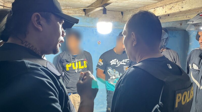 Terbongkar ! Rumah di Pemukiman Padat Pinggir Sungai Deli Jadi Sarang Narkoba Terbongkar ! Rumah di Pemukiman Padat Pinggir Sungai Deli Jadi Sarang Narkoba