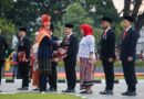 Momen HUT Ke-81 RI, Wali Kota Medan Rico Waas Serahkan Satyalancana Karya Satya dari Presiden RI kepada Kadis Kominfo Momen HUT Ke-81 RI, Wali Kota Medan Rico Waas Serahkan Satyalancana Karya Satya dari Presiden RI kepada Kadis Kominfo