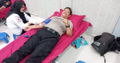 Personel Polsek Datuk Bandar Ikut Donor Darah Sambut HUT RI ke-81 di Kantor Imigrasi Personel Polsek Datuk Bandar Ikut Donor Darah Sambut HUT RI ke-81 di Kantor Imigrasi