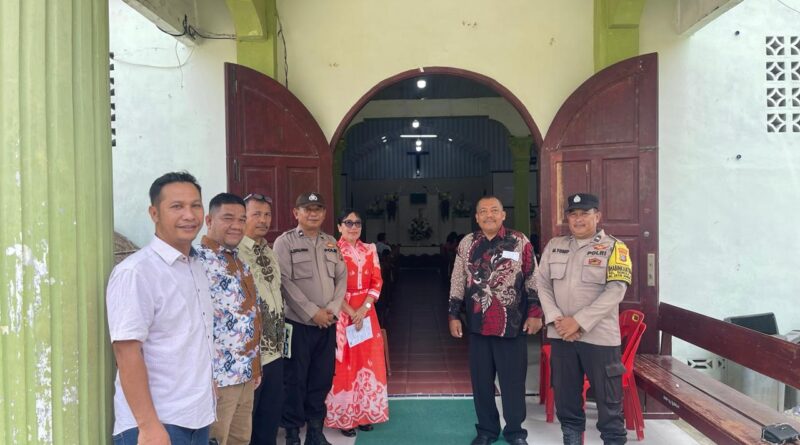Polres Tanjungbalai Amankan Gereja, Pastikan Ibadah Minggu Berlangsung Aman dan Kondusif Polres Tanjungbalai Amankan Gereja, Pastikan Ibadah Minggu Berlangsung Aman dan Kondusif