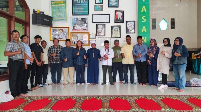 Wartawan Medan “Mengetuk Pintu Langit” Mendo’akan Lima Jurnalis yang Hilang Saat Meliput Erupsi Gunung Anak Krakatau Wartawan Medan “Mengetuk Pintu Langit” Mendo’akan Lima Jurnalis yang Hilang Saat Meliput Erupsi Gunung Anak Krakatau