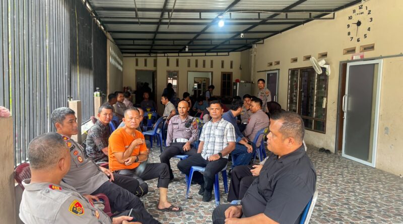 Wakapolres Tanjungbalai Pimpin Personel Melayat ke Rumah Duka Alm. Aipda Jon Aries Siagian Wakapolres Tanjungbalai Pimpin Personel Melayat ke Rumah Duka Alm. Aipda Jon Aries Siagian