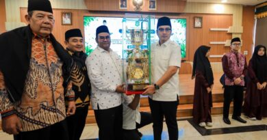 Piala Bergilir MTQ Sumut kembali ke Medan, Rico Waas Apresiasi Kafilah Dan Serahkan Bonus