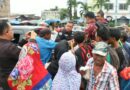 Bid Humas Polda Sumut Berbagi Kasih dengan Sopir, Pengemudi Becak Motor dan Ojol di Jumat Berkah, Bid Humas Polda Sumut Berbagi Kasih dengan Sopir, Pengemudi Becak Motor dan Ojol di Jumat Berkah,
