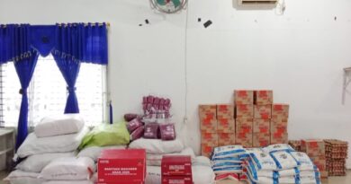 Plt. Bupati Langkat Tiorita Gerak Cepat Tangani Banjir Besitang, Bantuan dan Layanan Kesehatan Disalurkan Plt. Bupati Langkat Tiorita Gerak Cepat Tangani Banjir Besitang, Bantuan dan Layanan Kesehatan Disalurkan