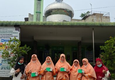 Respons Dampak Asap Karhutla, LBSO PW Aisyiyah Sumut Gelar Aksi Berbagi Masker